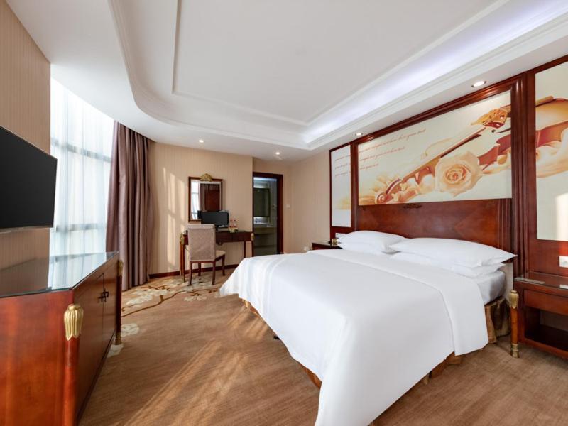 Vienna Hotel Shenzhen Songgang Shajiang Road Exterior photo